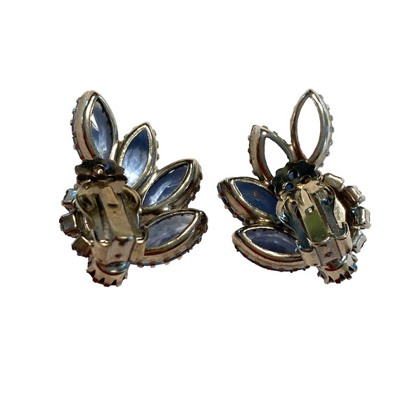 Vintage Clip On Earrings Blue Aurora Borealis Rhinestones Crescent Shaped Silver - Picture 3 of 7